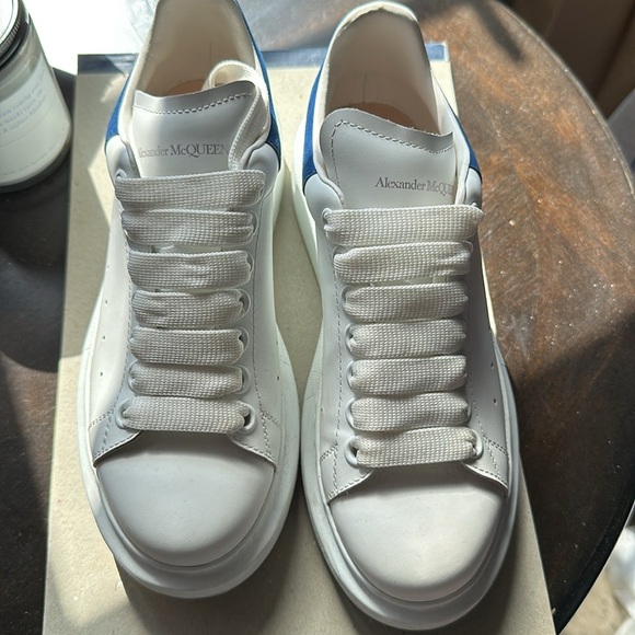 Lightly worn, worn once and never wore again. No box just the sneakers.Authentic - Picture 3 of 9